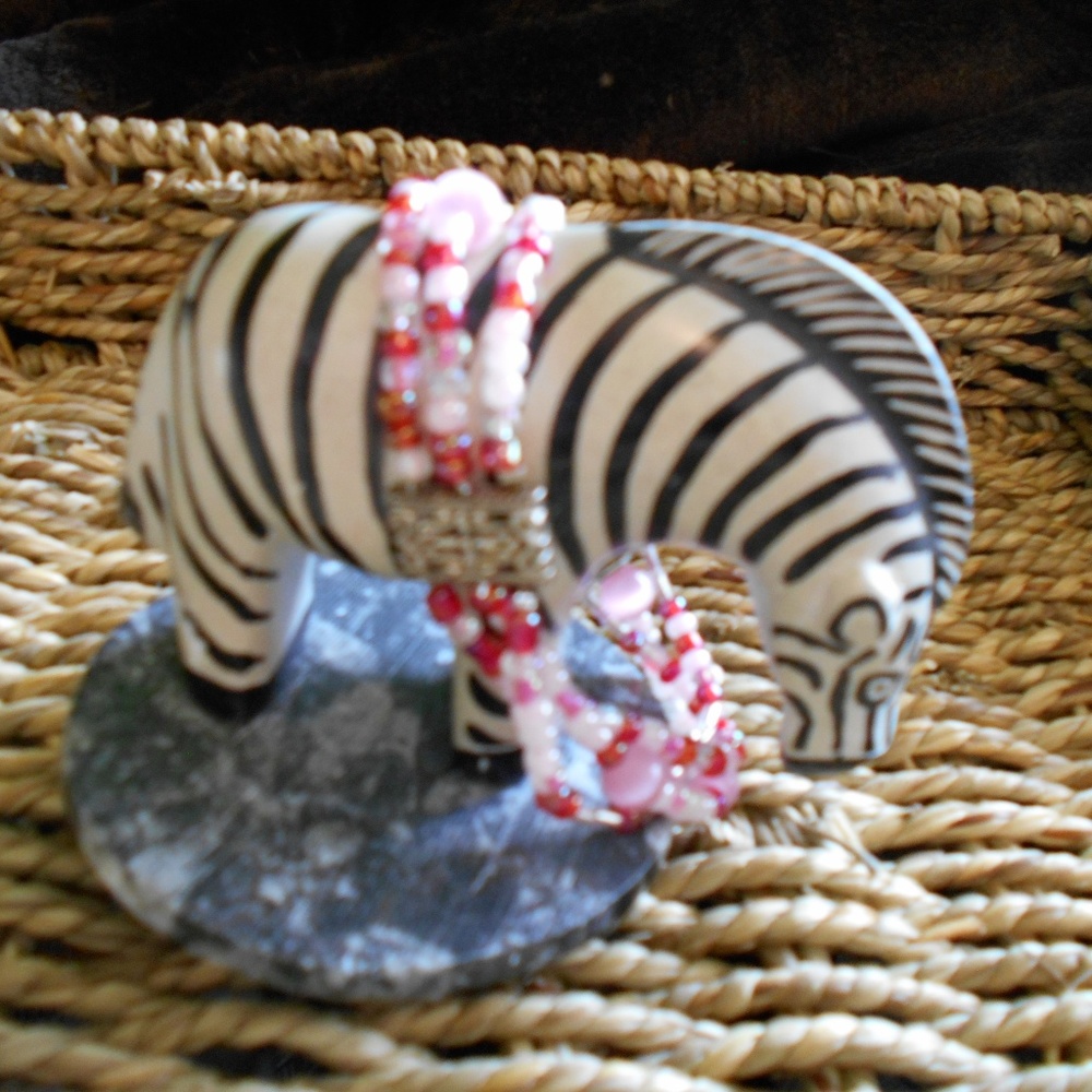 Pink bracelet - Picture 3 of 4